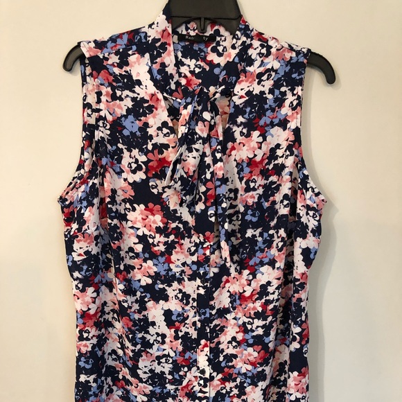 Sleeveless floral blouse with color. XL - Picture 8 of 8